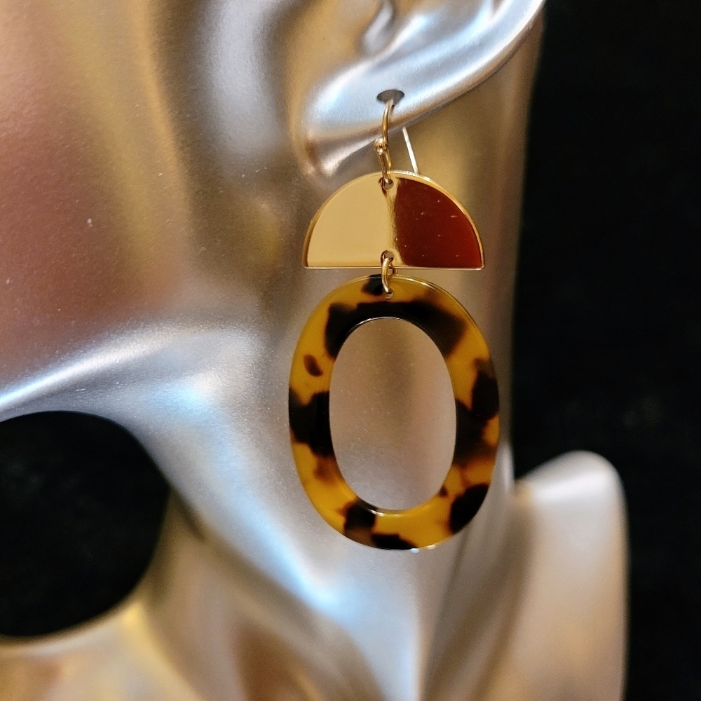 NWT Retro Oval Tortoise Shell Gold Half Moon Hoop Drop Earrings - Picture 4 of 9